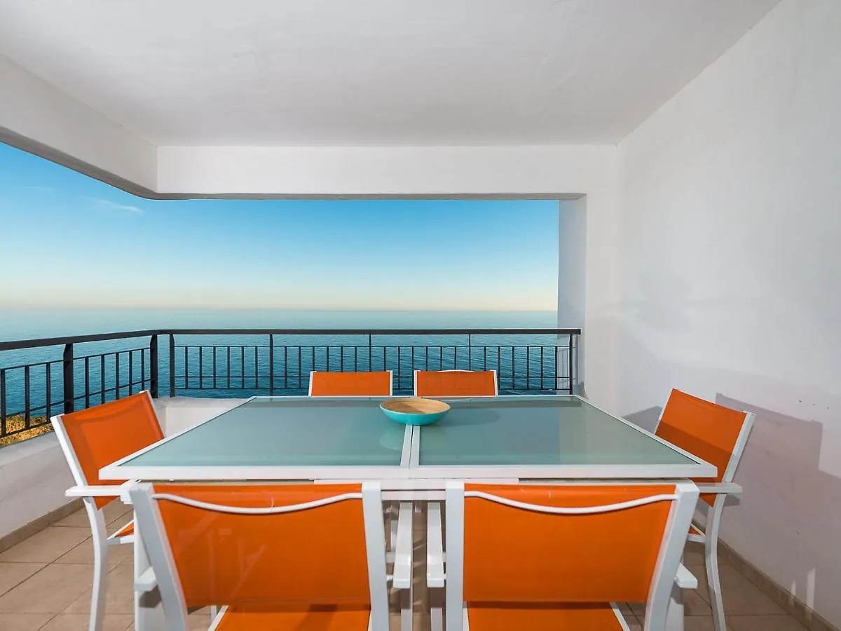 Apartment Amazing 3 Bedrooms Front Sea View- By Interhome Torrox